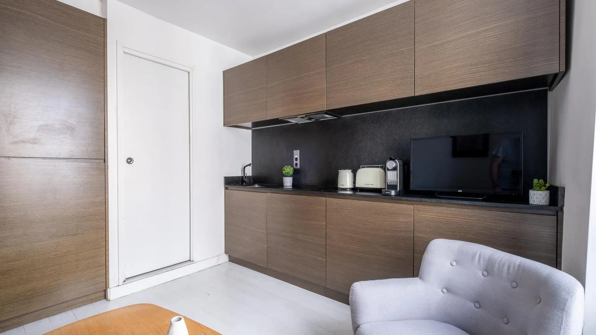 Апартаменты Fastueux Appartement Au Pied De Montmartre Париж Франция
